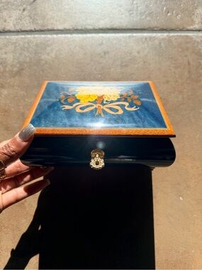 Vintage c. 1960s–1970s Italian Reuge “Evergreen” Musical Jewelry Box